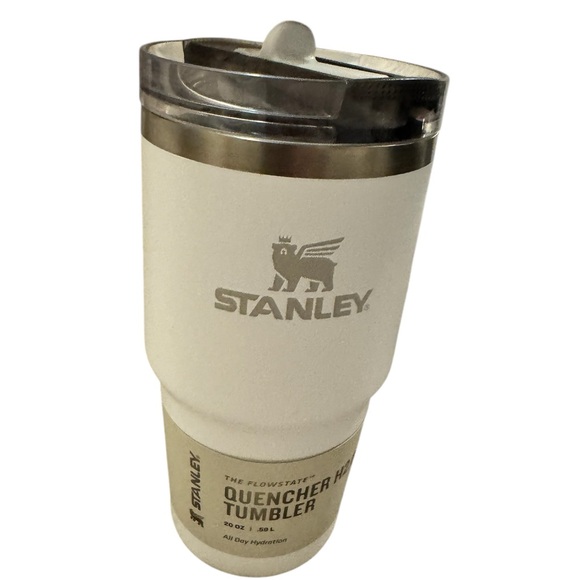 Stanley 20 oz Tumbler with flip straw - Picture 2 of 6